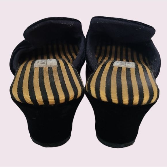 Amy Jo Gladstone Black Velvet Mule Handmade Embroidered Monkeys - Picture 3 of 6